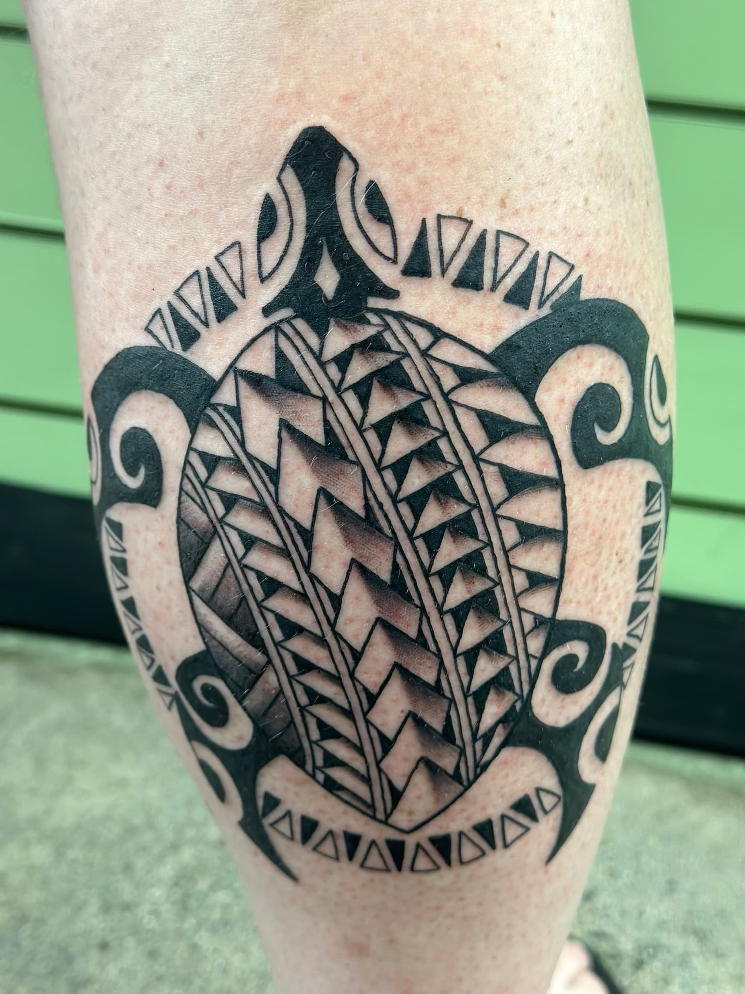 Custom Polynesian tribal sea turtle tattoo by Isaac Mackenzie, Hawaii