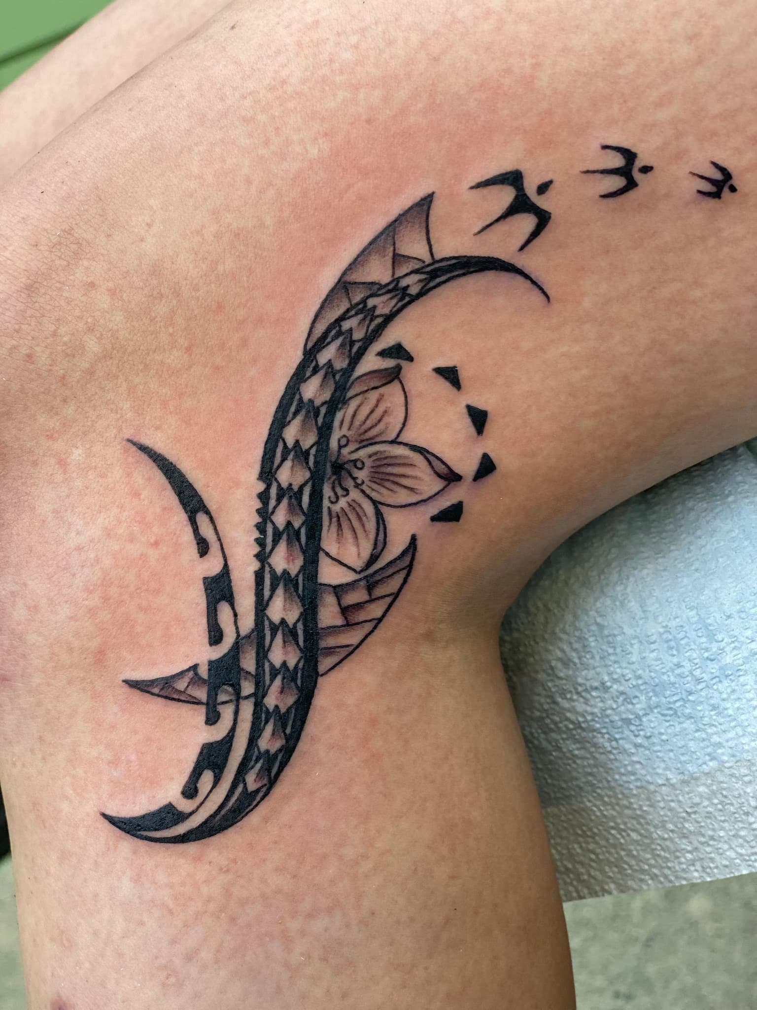 Polynesian tribal plumeria flash by Isaac Mackenzie, Oahu